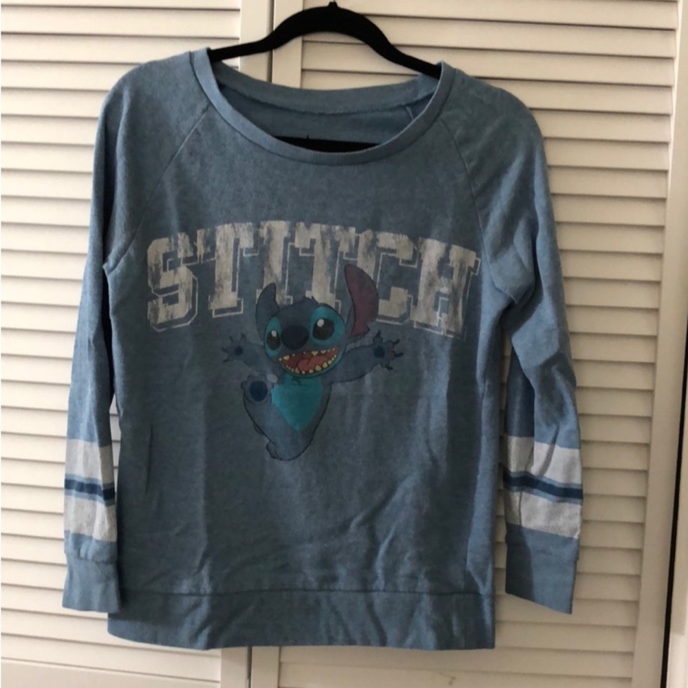 - Disneyland. Stitch sweatshirt.